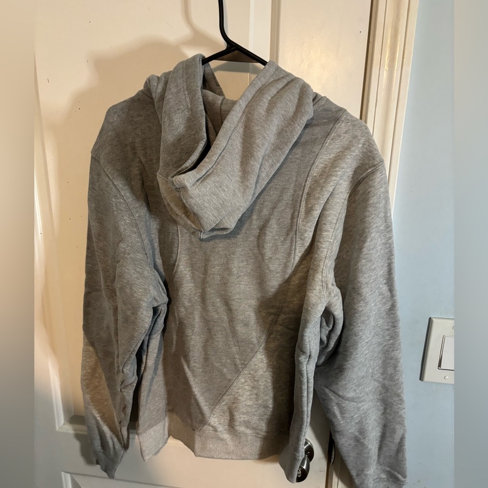 ALO Yoga Women's Light Gray Hooded Sweatshirt - Picture 5 of 5